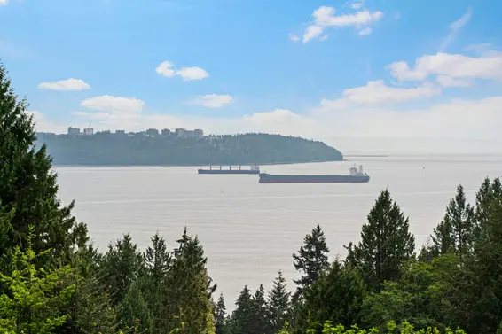 2660 Queens Avenue, West Vancouver For Sale - image 2