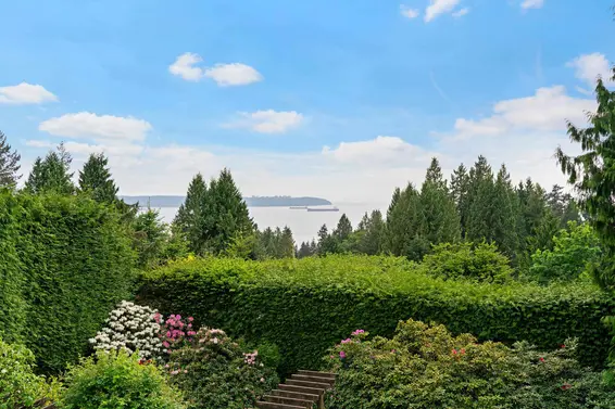 2660 Queens Avenue, West Vancouver For Sale - image 32