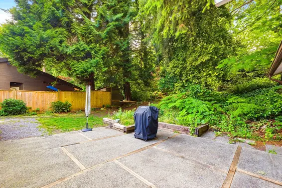 1463 Avonlynn Crescent, North Vancouver For Sale - image 15