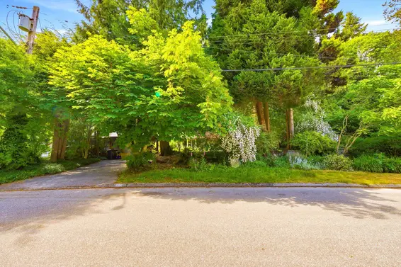 1463 Avonlynn Crescent, North Vancouver For Sale - image 18