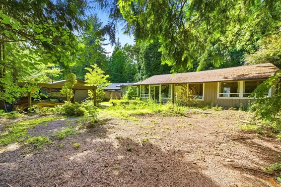 1463 Avonlynn Crescent, North Vancouver For Sale - image 2