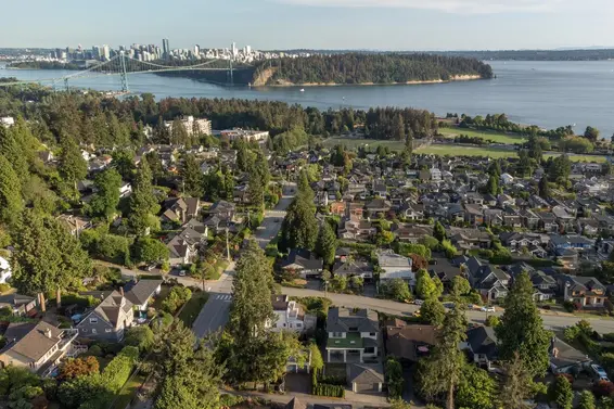 1115 Fulton Avenue, West Vancouver For Sale - image 39