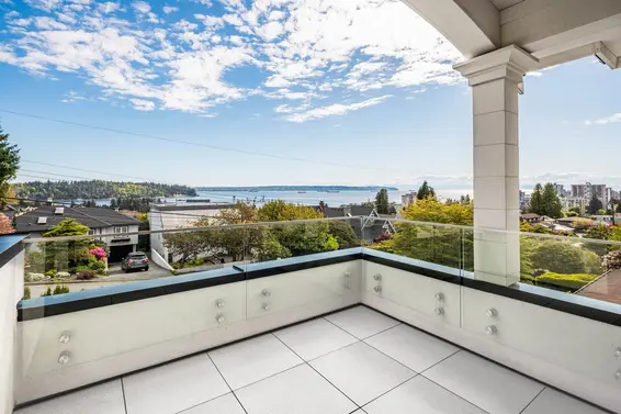 1115 Fulton Avenue, West Vancouver For Sale - image 5