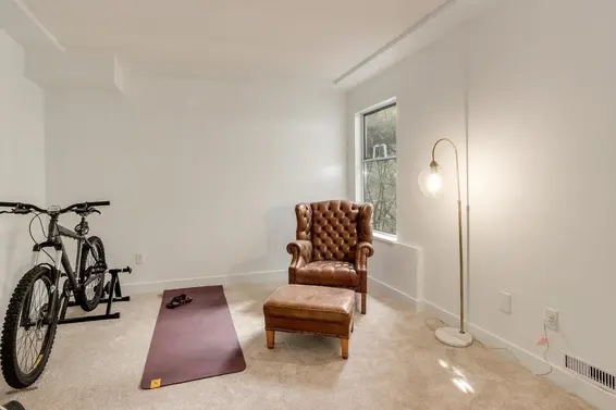 1 1900 Indian River Crescent, North Vancouver For Sale - image 28
