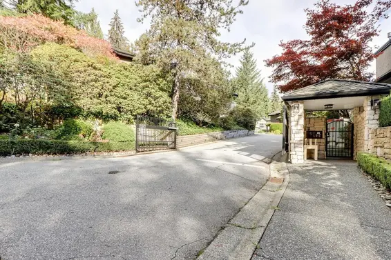 1 1900 Indian River Crescent, North Vancouver For Sale - image 34