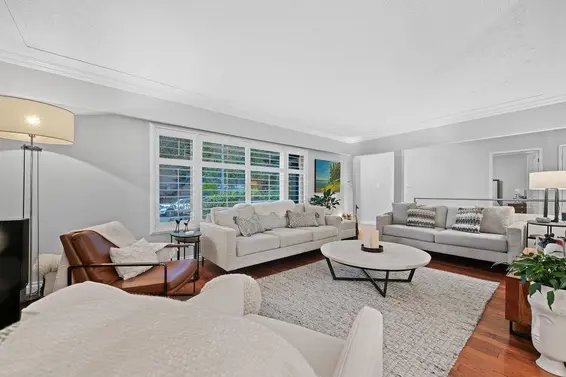 549 West 22nd Street, North Vancouver For Sale - image 2