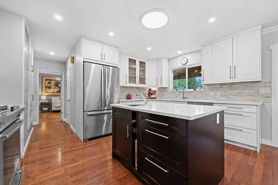 549 West 22nd Street, North Vancouver For Sale - image 3