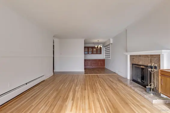 111 235 East 13th Street, North Vancouver For Sale - image 8