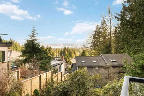 5189 Madeira Court, North Vancouver For Sale - image 31