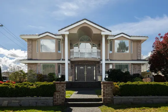 631 East 17th Street, North Vancouver