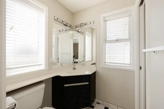 631 East 17th Street, North Vancouver For Sale - image 33