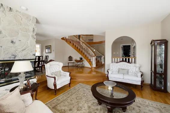 631 East 17th Street, North Vancouver For Sale - image 4