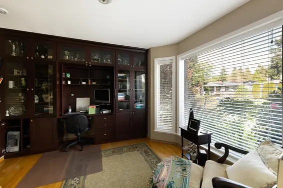 631 East 17th Street, North Vancouver For Sale - image 6