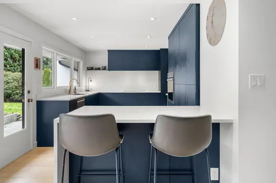 675 Burley Drive, West Vancouver For Sale - image 3