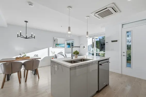 TH3 108 East 8th Street, North Vancouver For Sale - image 3