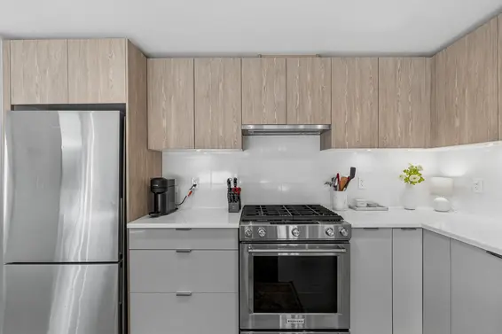 TH3 108 East 8th Street, North Vancouver For Sale - image 8