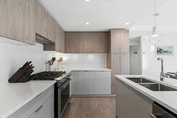 TH3 108 East 8th Street, North Vancouver For Sale - image 9