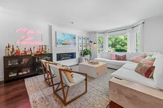 2645 Edgemont Boulevard, North Vancouver For Sale - image 2