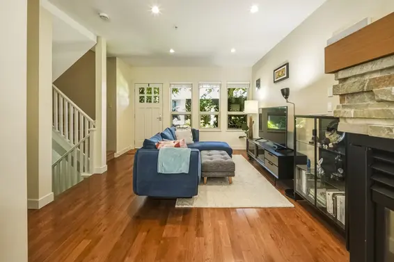 2990 Chesterfield Avenue, North Vancouver For Sale - image 3