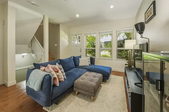 2990 Chesterfield Avenue, North Vancouver For Sale - image 4