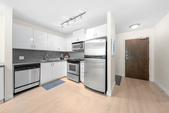 305 175 West 1st Street, North Vancouver For Sale - image 4