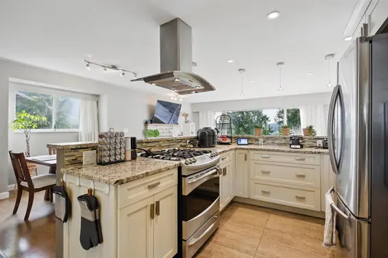 4938 Redonda Drive, North Vancouver For Sale - image 10