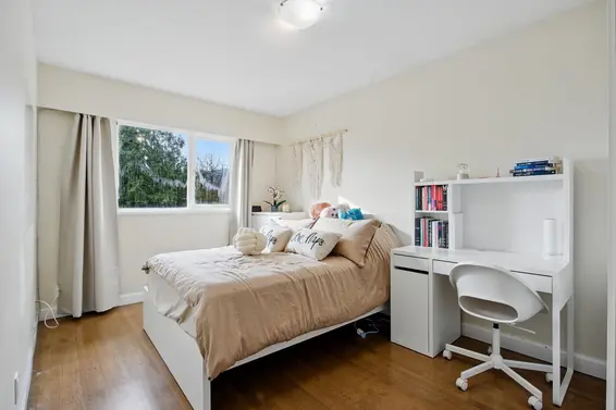 4938 Redonda Drive, North Vancouver For Sale - image 16