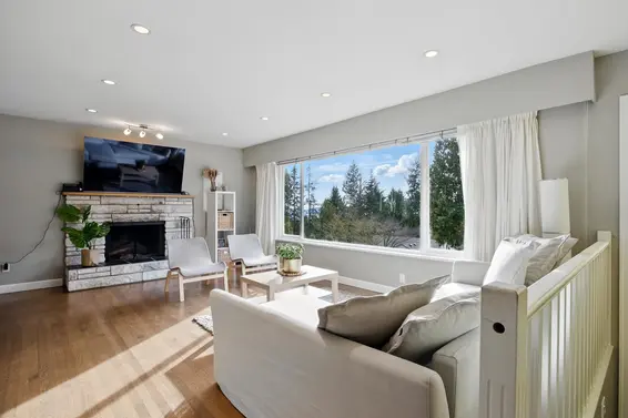 4938 Redonda Drive, North Vancouver For Sale - image 2