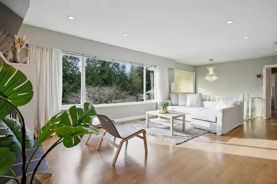 4938 Redonda Drive, North Vancouver For Sale - image 5