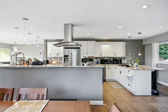 4938 Redonda Drive, North Vancouver For Sale - image 9