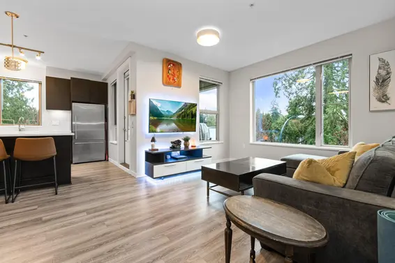 305 2665 Mountain Highway, North Vancouver