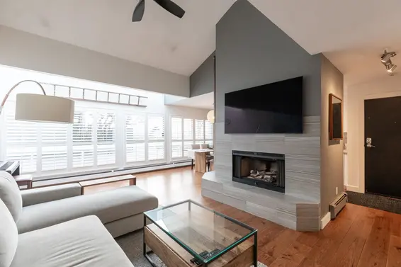 4102 33 Chesterfield Place, North Vancouver