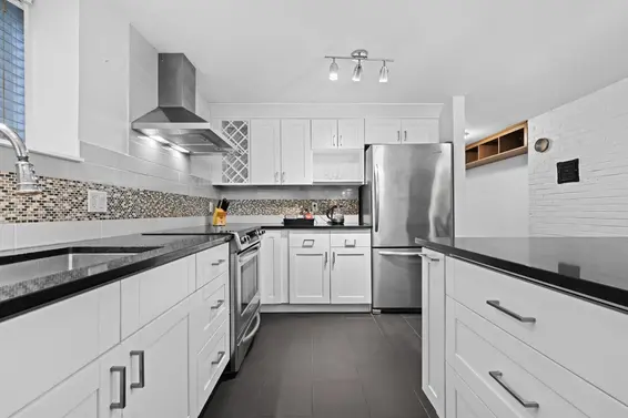 385 Stevens Drive, West Vancouver For Sale - image 2