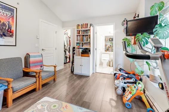 18 1073 Lynn Valley Road, North Vancouver For Sale - image 13