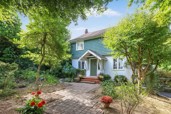 2678 Ottawa Avenue, West Vancouver For Sale - image 2