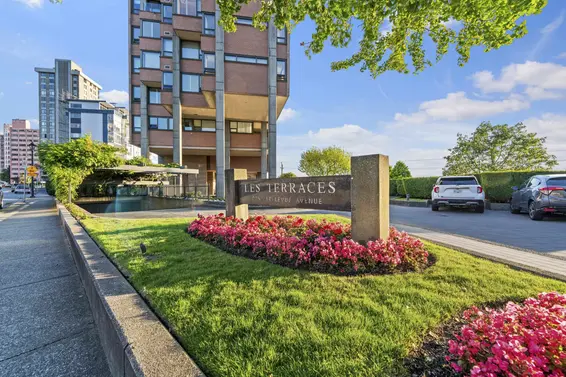 11 2250 Bellevue Avenue, West Vancouver For Sale - image 40