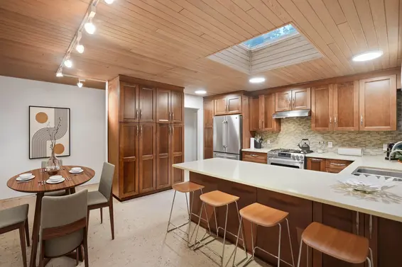 6240 Summit Avenue, West Vancouver For Sale - image 15