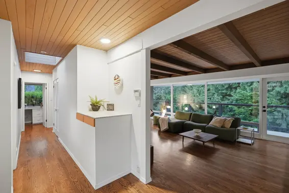 6240 Summit Avenue, West Vancouver For Sale - image 18