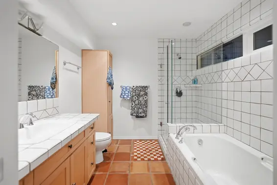 6240 Summit Avenue, West Vancouver For Sale - image 27