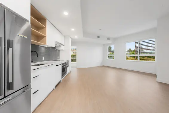 361 422 East 3rd Street, North Vancouver