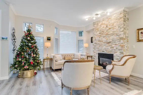 4 233 East 6th Street, North Vancouver For Sale - image 4