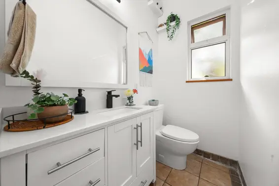 1952 Chesterfield Avenue, North Vancouver For Sale - image 25