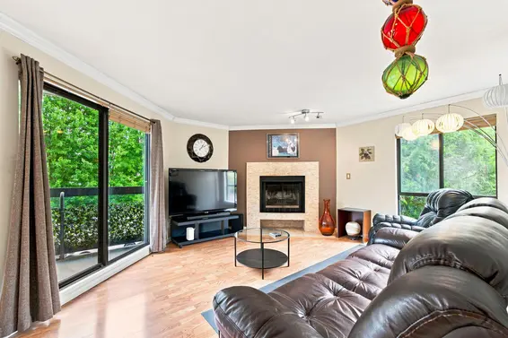 104 2181 Panorama Drive, North Vancouver