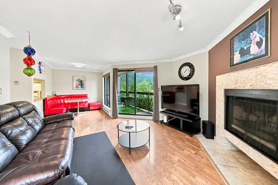 104 2181 Panorama Drive, North Vancouver For Sale - image 4
