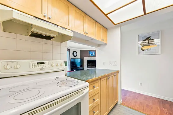 104 2181 Panorama Drive, North Vancouver For Sale - image 9