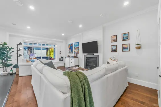 338 West 17th Street, North Vancouver For Sale - image 9