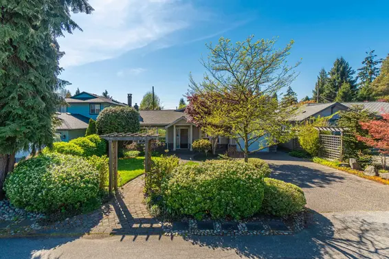 1325 Fernwood Crescent, North Vancouver