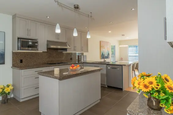 1325 Fernwood Crescent, North Vancouver For Sale - image 12