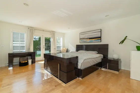 1325 Fernwood Crescent, North Vancouver For Sale - image 23