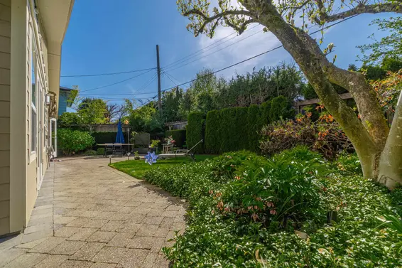 1325 Fernwood Crescent, North Vancouver For Sale - image 39